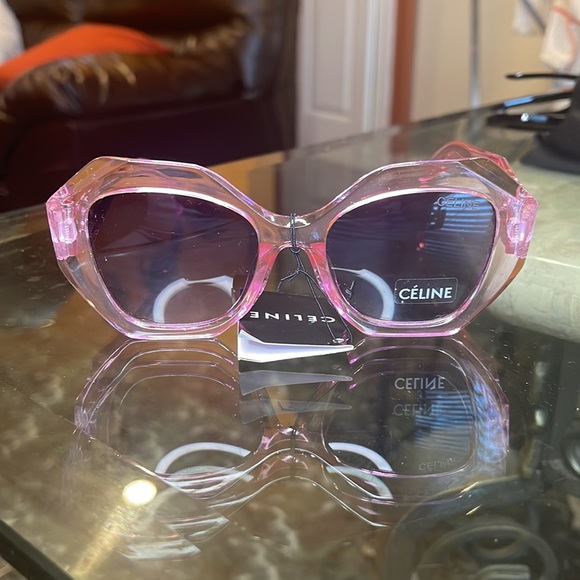 Copy- Celinne inspired sunglasses 🕶️ - Picture 3 of 3